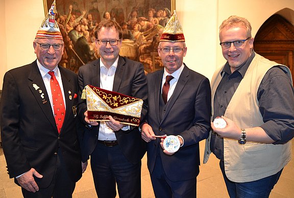 Orden_zum_30-jaehrigen_Bestehen_der_Staedtepartnerschaft_Muehlhausen-Muenster_web.jpg