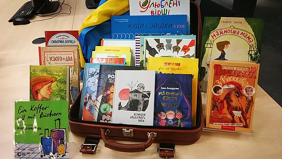 Bücherkoffer_Ukraine13122022.jpg  