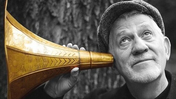 Ilja-Richter-LLL-PM-1-830x1024-700x484.jpg