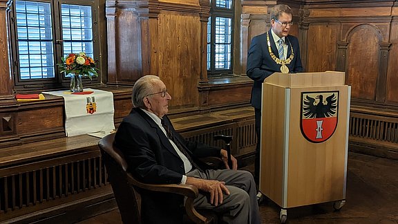 Karl-Heinz_Cramer_Ehrenmedaille.JPG