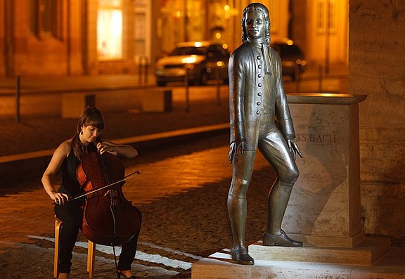 Bach-Denkmal-CelloRechte_Stadt-sRGB__2__02.jpg