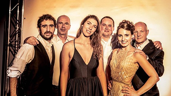 Golden_Mary_Eventband.jpg