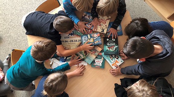 Foto_Lesesommer_Lese-AG_Evangelisches_Schulzentrum.jpg  