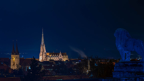 Advent_2020_Beleuchtung_Altstadt_mit_Marienkirche_Jens_Fischer__c__Stadtverwaltung.jpg  