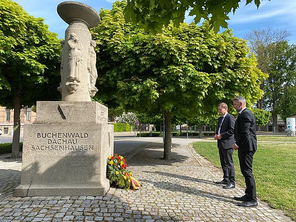 Kranzniederlegung_Stadt_Muehlhausen_am_Tag_der_Befreiung_080520_Jana_Gebicke__c__Stadtverwaltung__1_.jpg
