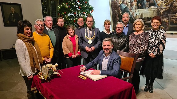 2022-12-14_Eintrag_Goldenes_Buch_Bollstedt_Entente_Florale.jpg  