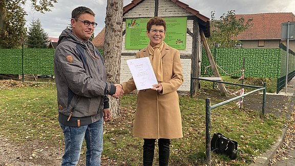 Übergabe Bürgerprojekt Ortsteil Höngeda 2021_Uebergabe_Buergerprojekt_Hoengeda_1_Preis___1_.JPG