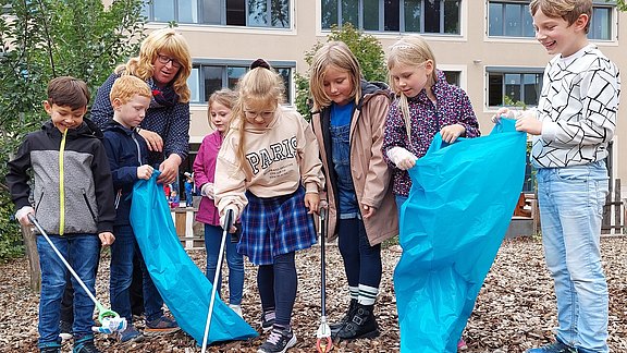 World_Cleanup_Day_EVGS_MHL_2022_web.jpg
