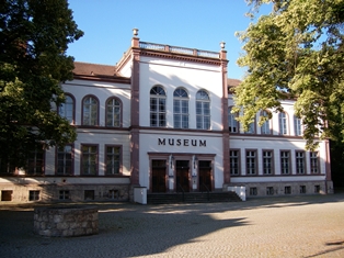 Museum_am_Lindenbuehl_NordseiteQF.jpg  